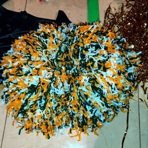 GENUINE CHEERLEADER CHEERLEADING PROFESSIONAL POMPOMS LARGE GREEN GOLD WHITE